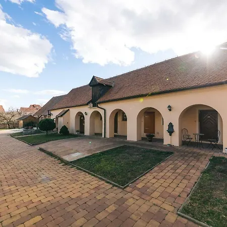 Maison d'hôtes Dum Pratel Pavlova 3*